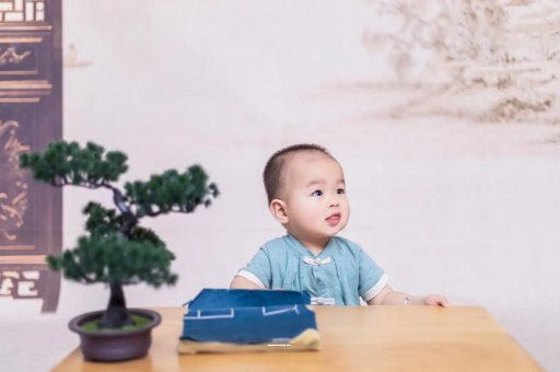 邯郸怀孕肚子中间凹两边凸